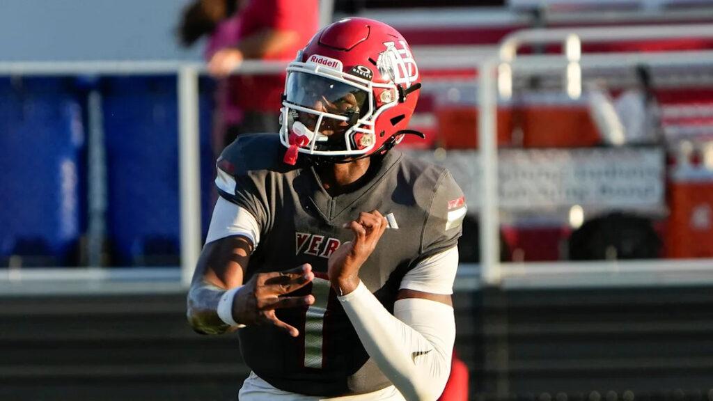 Elite QB Makes Stop in Florida, Recruiting Radar Lights Up